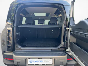 Land Rover Defender 110 2.0 SD4 240 First Edition