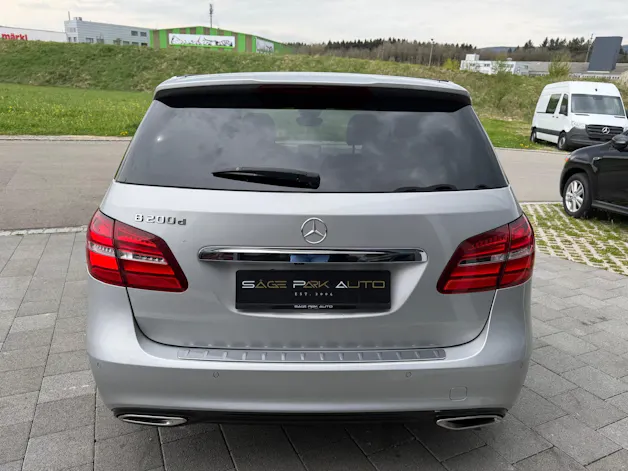 Mercedes-Benz B 200 d AMG Line