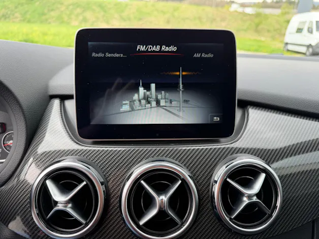 Mercedes-Benz B 200 d AMG Line