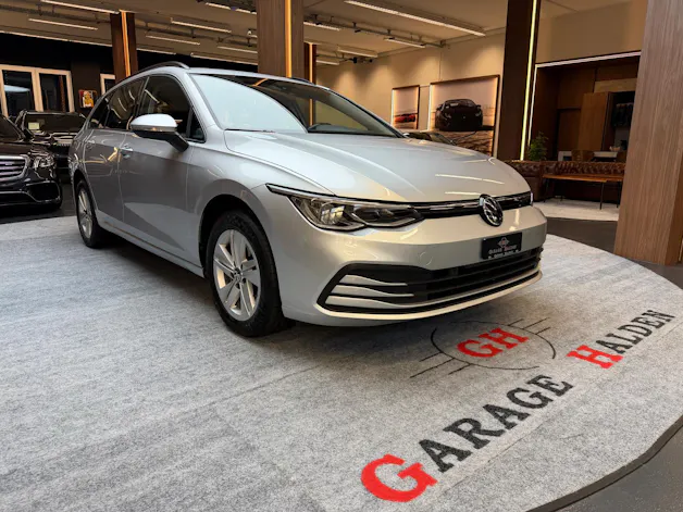 VW Golf VIII Variant 1.0 eTSI Life DSG