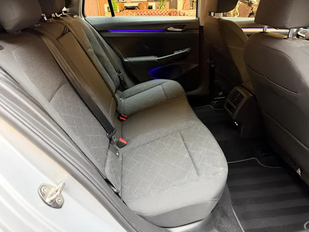 VW Golf VIII Variant 1.0 eTSI Life DSG