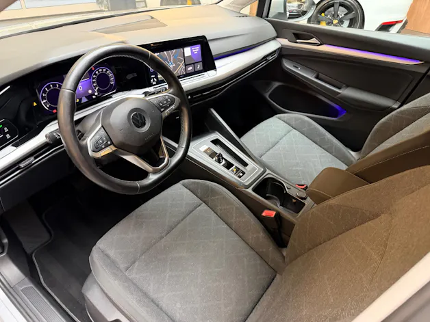 VW Golf VIII Variant 1.0 eTSI Life DSG
