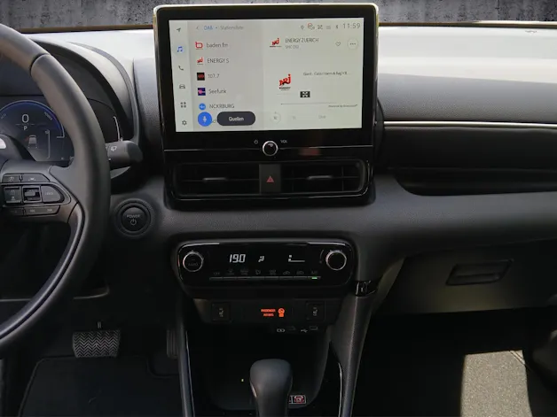 Toyota Yaris 1.5 VVT-i HSD Trend