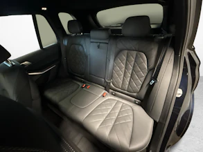https://vehicle.imgix.net/4268473/ecea80fb-bac4-447e-9cbd-cbba2a60dc51.jpg