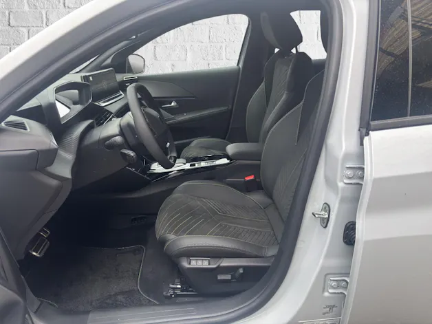 Peugeot 208 1.2 Hybrid 145 GT