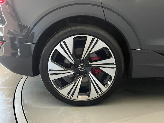 Audi Q8 e-tron 50 S Line quattro