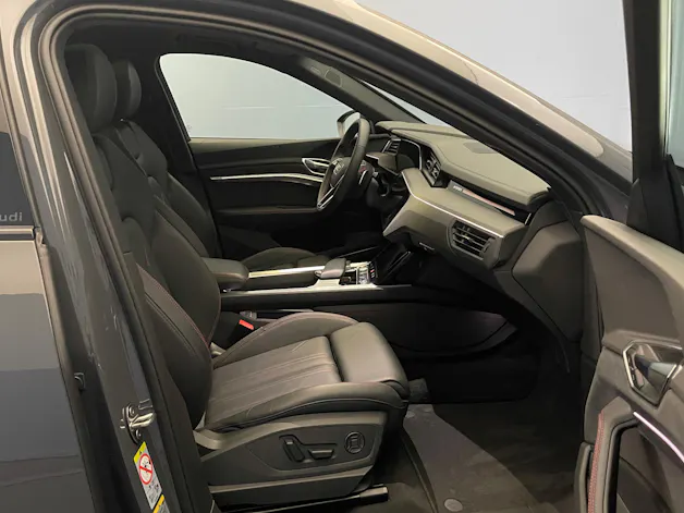 Audi Q8 e-tron 50 S Line quattro