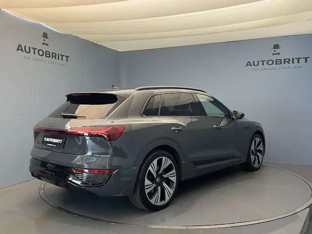 Audi Q8 e-tron 50 S Line quattro