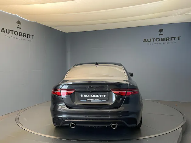 Jaguar XE 2.0 T 300 Sport AWD