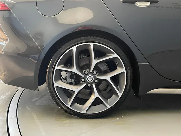Jaguar XE 2.0 T 300 Sport AWD