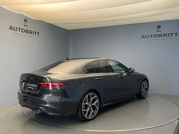 Jaguar XE 2.0 T 300 Sport AWD