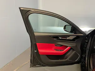 Jaguar XE 2.0 T 300 Sport AWD