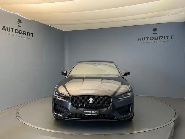 Jaguar XE 2.0 T 300 Sport AWD