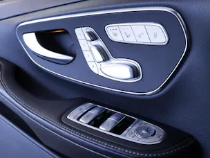 Mercedes-Benz V 300 d Swiss Edition AMG Line lang Van