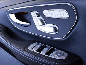 https://vehicle.imgix.net/4268786/53a3a31d-6810-4059-ae8c-1218a396728b.JPG