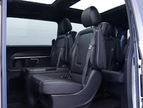 Fahrzeugbild MERCEDES-BENZ V 300 d Swiss Edition AMG Line lang Van