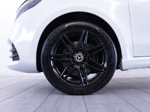 Mercedes-Benz V 300 d Swiss Edition AMG Line lang Van