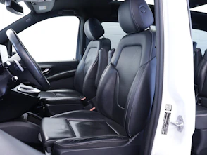 Fahrzeugbild MERCEDES-BENZ V 300 d Swiss Edition AMG Line lang Van