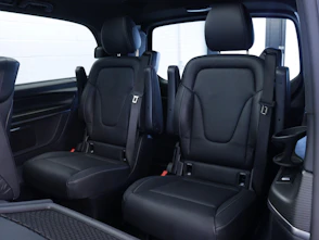 Fahrzeugbild MERCEDES-BENZ V 300 d Swiss Edition AMG Line lang Van
