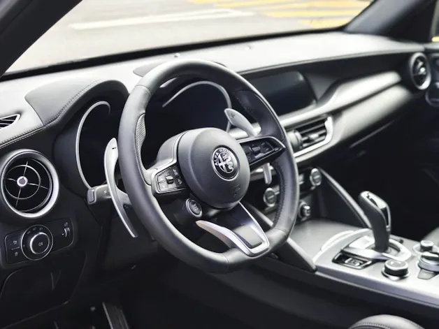 Alfa Romeo Stelvio 2.0 Q4 280 Veloce Pack Tow Hook