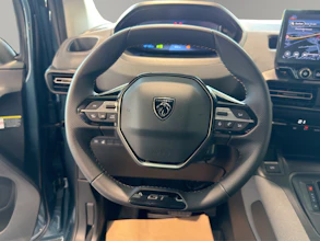 https://vehicle.imgix.net/4269445/add43b59-4762-421e-a803-4346975e4f54.jpg