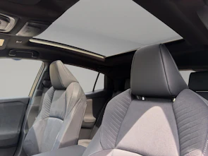 Fahrzeugbild TOYOTA C-HR+ Premium AWD