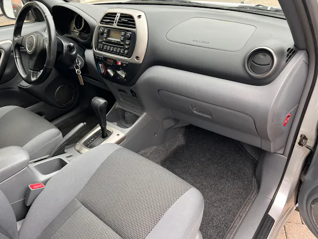 Toyota RAV4 2.0i-16V Linea Sol