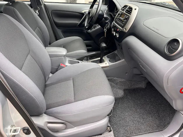 Toyota RAV4 2.0i-16V Linea Sol