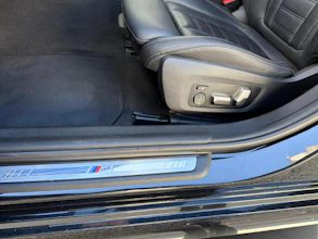 https://vehicle.imgix.net/4269596/51d742e8-6a38-461c-8e6a-e6196467421e.jpg