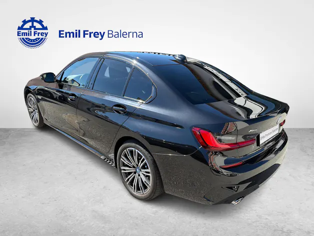 BMW 330e xDrive SAG