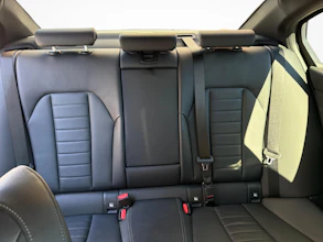 https://vehicle.imgix.net/4269596/d9746ec7-3096-42e6-9e92-d4d8b216dfd3.jpg