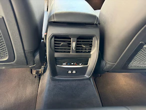 https://vehicle.imgix.net/4269596/ff73f056-1a3d-44ca-b339-2fd37368a4db.jpg