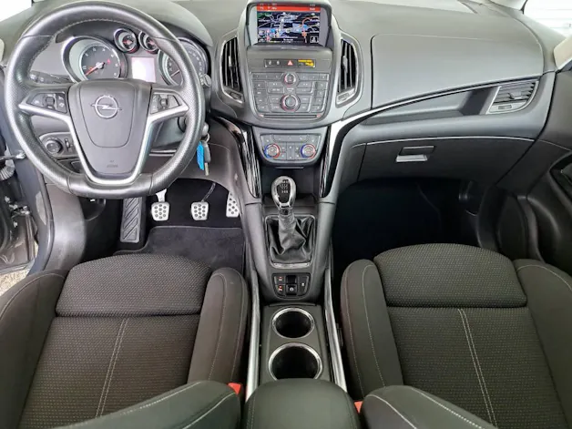 Opel Zafira Tourer 1.6 CDTI 136cv Sport (7 places - crochet)