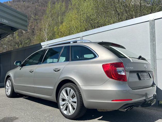 Škoda Superb 2.0 TDI 140 Elegance DSG S/S