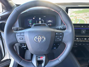 https://vehicle.imgix.net/4269845/502d3d6e-0142-4b85-b603-eeb22c327df0.jpg