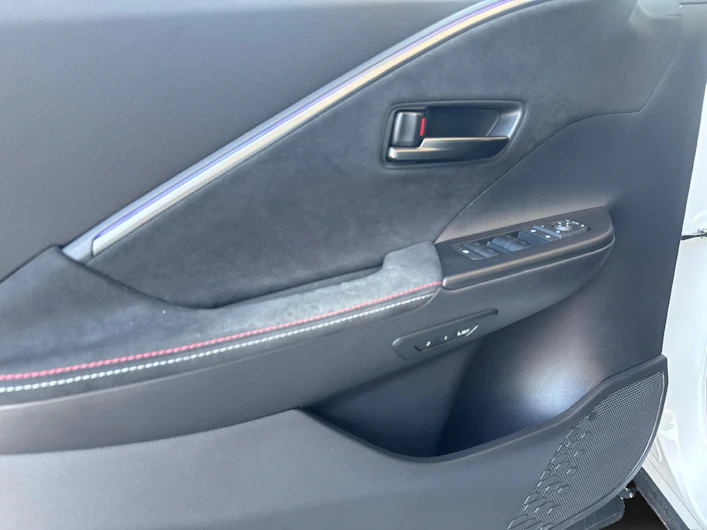 Fahrzeugbild TOYOTA C-HR