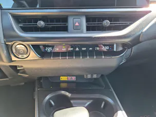 Lexus UX 250h Comfort / Jetzt mit attraktivem 0.9% Leasing!
