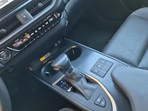 Lexus UX 250h Comfort / Jetzt mit attraktivem 0.9% Leasing!