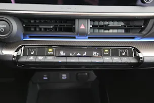 Toyota Prius 2.0 Plug-In-Hybrid Style
