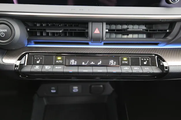 Toyota Prius 2.0 Plug-In-Hybrid Style