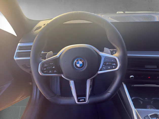 BMW 330e xDrive SAG Touring