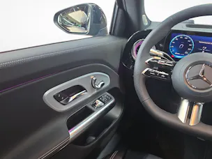 MERCEDES-BENZ GLB 220 4MATIC AMG Line