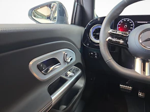 Fahrzeugbild MERCEDES-BENZ GLB 220 4MATIC AMG Line