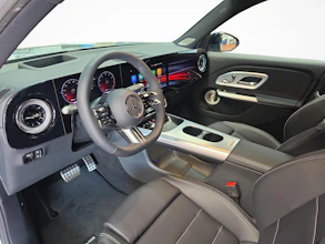 https://vehicle.imgix.net/4270182/30289bd4-b444-4ca8-8ef3-fe34345de28b.jpg
