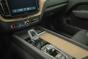 Volvo XC60 2.0 T8 TE Ultra Dark eAWD