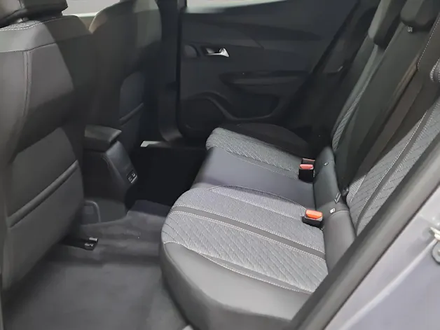 Peugeot 2008 1.2 Hybrid 145 Allure