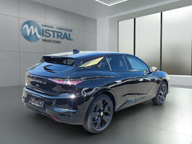 DS Automobiles No4 1.6 E-Tense Performance Line