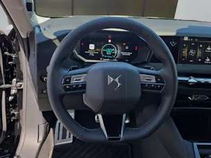 DS Automobiles No4 1.6 E-Tense Performance Line