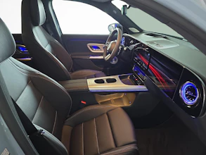 https://vehicle.imgix.net/4270339/f42103a9-5f44-449a-9c0a-7f8806d15e12.jpg