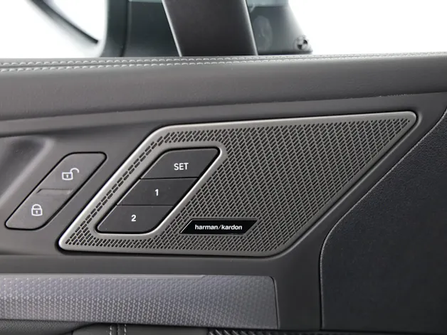 BMW 230e xDrive paddles Active Tourer